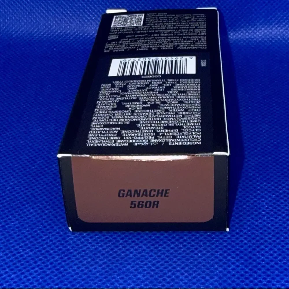 HUDA BEAUTY Easy Blur Foundation - Ganache 560R